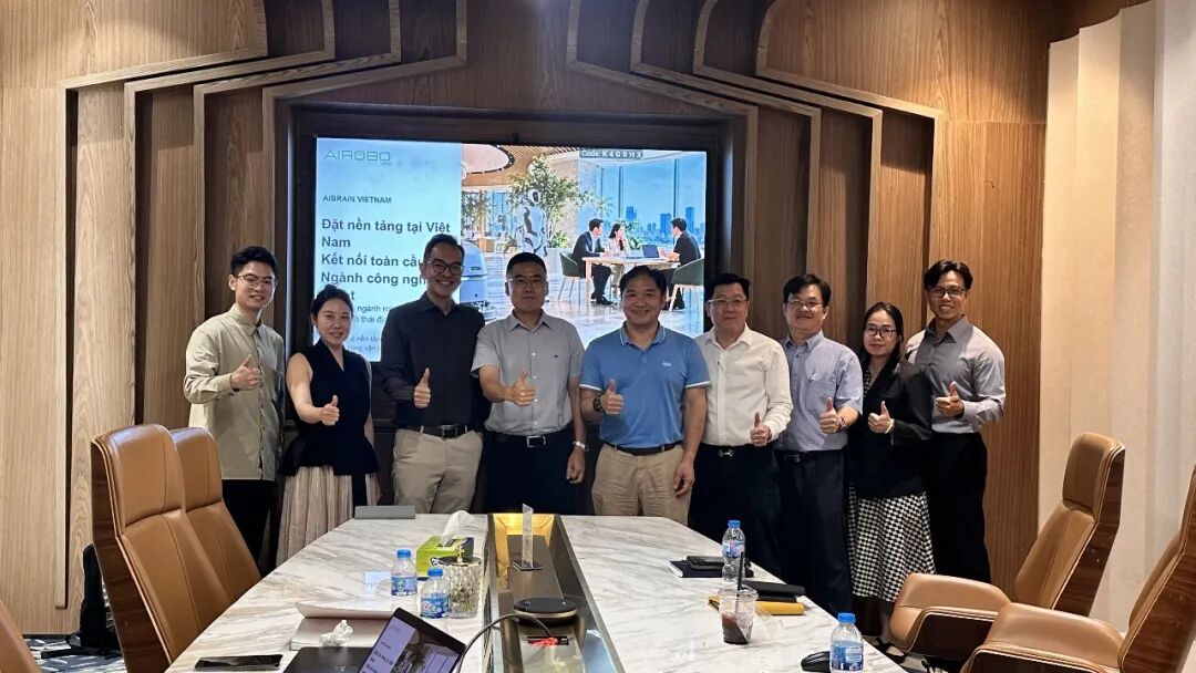 AIROBO全球布局首站越南:胡志明市工作会议聚焦产业机遇与机器人运营合作